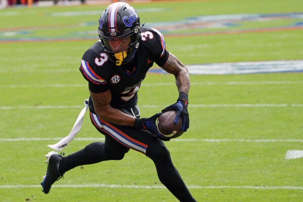 No. 18 LSU and unranked Florida seek strong finishes under their